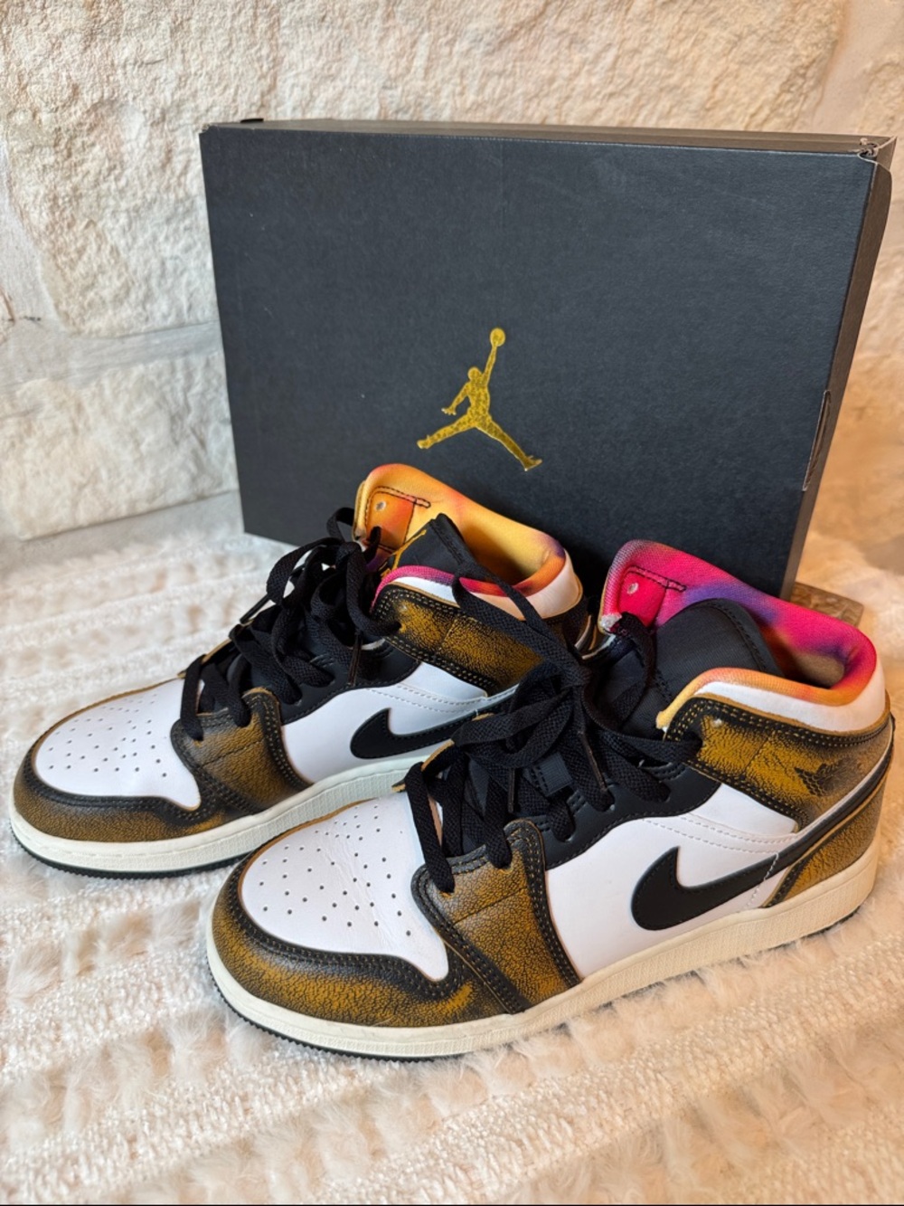 Nike Air Jordan 1 Retro High OG Black and Gold Sneakers - Picture 2 of 9